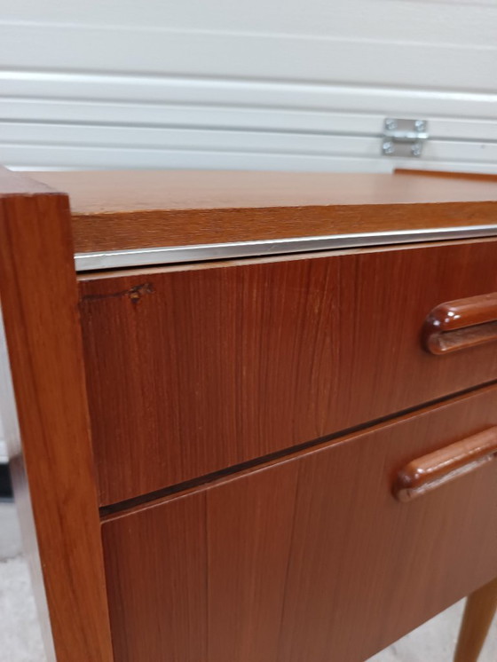 Image 1 of Bellissimo set di 2 comodini originali vintage in teak.