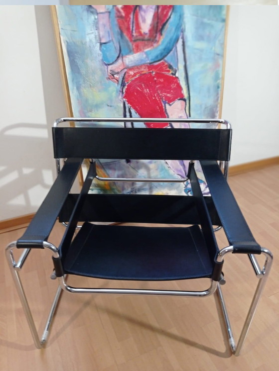 Image 1 of Poltrone Knoll Wassily B3 in pelle nera di Marcel Breuer