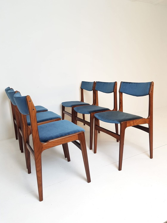 Ensemble de 6 chaises de salle à manger Erik Buch en palissandre, bleues, récemment retapissées – Wood (photo 4 of 15)
