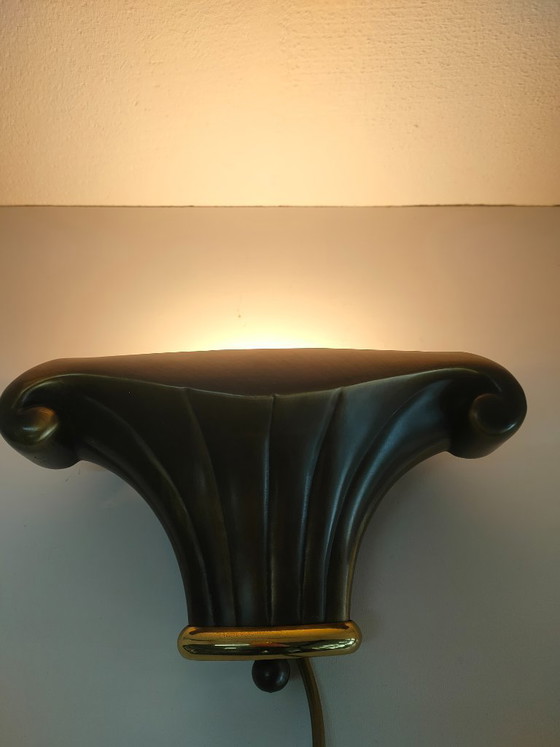 Image 1 of Lampada da parete in stile Art Déco Hollywood Regency, color oro e marrone, con illuminazione alogena.