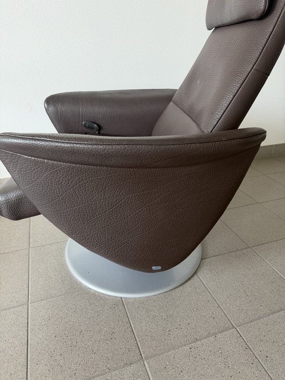 Image 1 of Fauteuil inclinable en cuir marron DeSede DS2850.