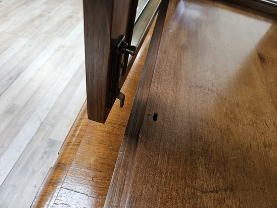 Vetrina francese Art Decò degli anni '40 in noce, Vetrine, Legno, Marrone (foto 18 di 28)