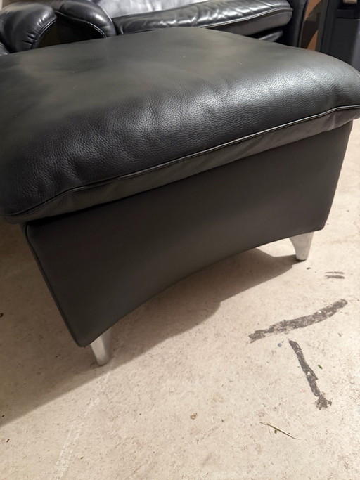 Pouf DeSede en cuir Living noir.