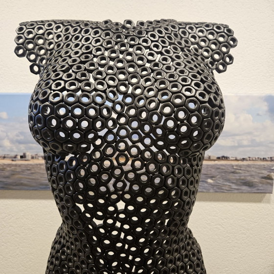 Silhouette femme dame en écrous d'acier, Welder Leen, Sculptures, Métal, Noir (photo 9 sur 11)