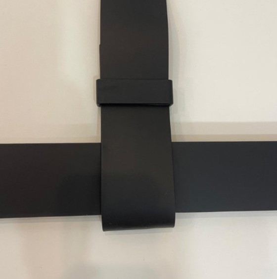 Image 1 of Cinturón de Flos de cuero negro