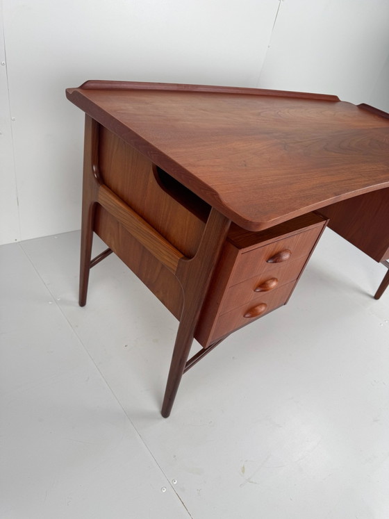 Boomerang Executive Desk, Svend Aage Madsen for H.P. Hansen, Denmark, 1960s, Wood, Brown (photo 7 of 15)