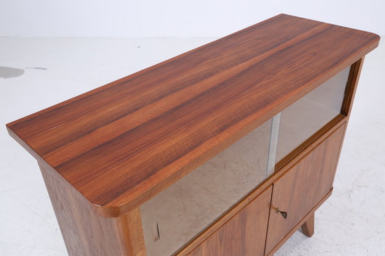 Image 1 of Vintage ladekast met glazen deuren jaren 60 | Mid Century vitrinekast gangkast | Retro jaren 70 hout #06-17