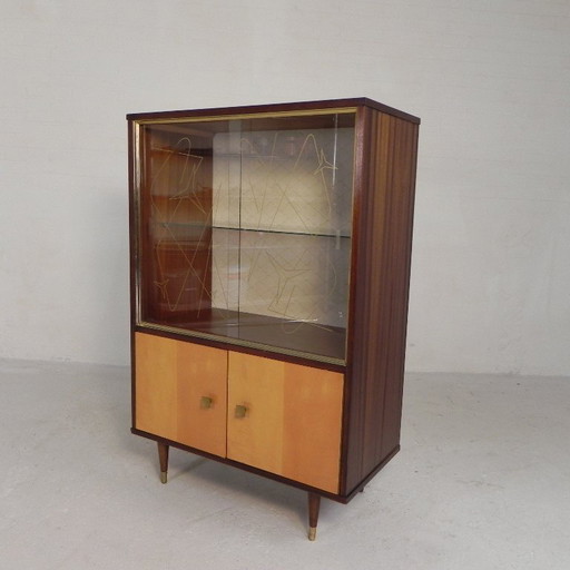Vitrina de estilo futurista con puertas correderas de cristal, Bélgica, década de 1960.