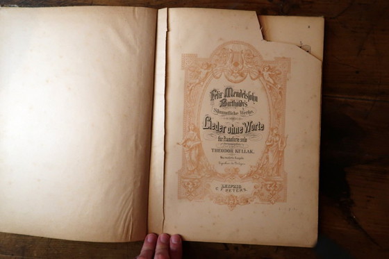 Image 1 of Melodische Eleganz: Antikes deutsches Notenbuch – Frühes 20. Jahrhundert, 2C06