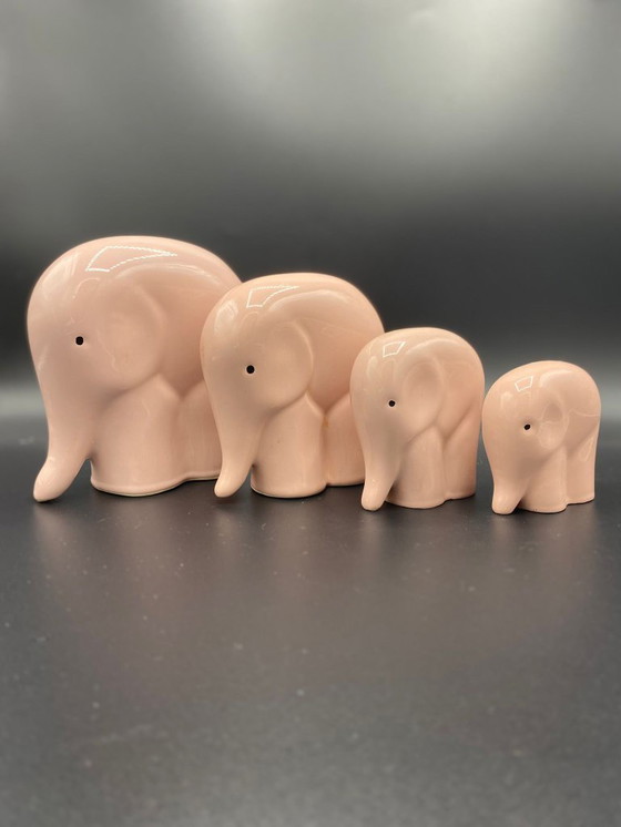 Image 1 of Vintage ceramic figurines Elki Steengoed Holland elephant 4 pieces small to large pink gloss