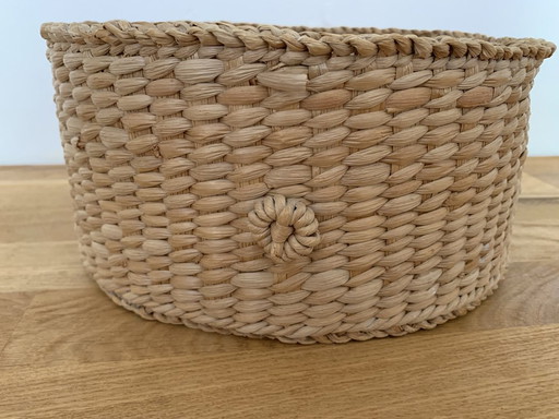 Cesta ovalada pequeña tejida