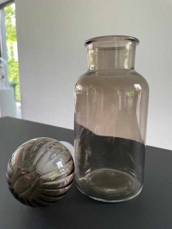 Image 1 of Decoratieve fles van grijs glas