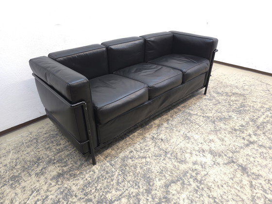 Image 1 of Divano in pelle a tre posti Cassina LC2, Le Corbusier Perriand