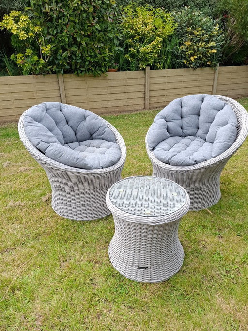 Hespéride Gartenmöbelset: 2 Sessel + Couchtisch aus hellgrauem Kunstharz