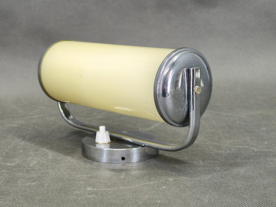 Image 1 of Tsjechische art-deco wandlamp van opaalglas, jaren 1930