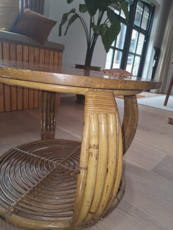 Image 1 of Mesa de centro única de ratán y bambú de la década de 1950