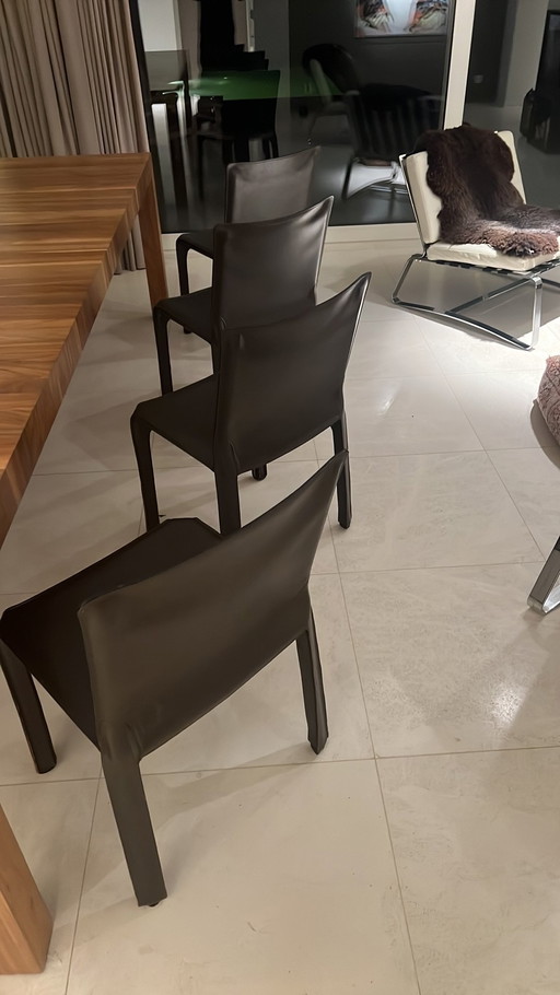 8 Cassina Cab 412 stoelen donker bruin