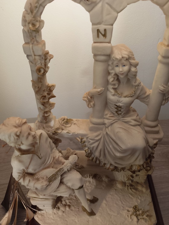 Image 1 of Lampe sculpture G Armani l arte nel mondo Capodimonte en biscuit de porcelaine italien 