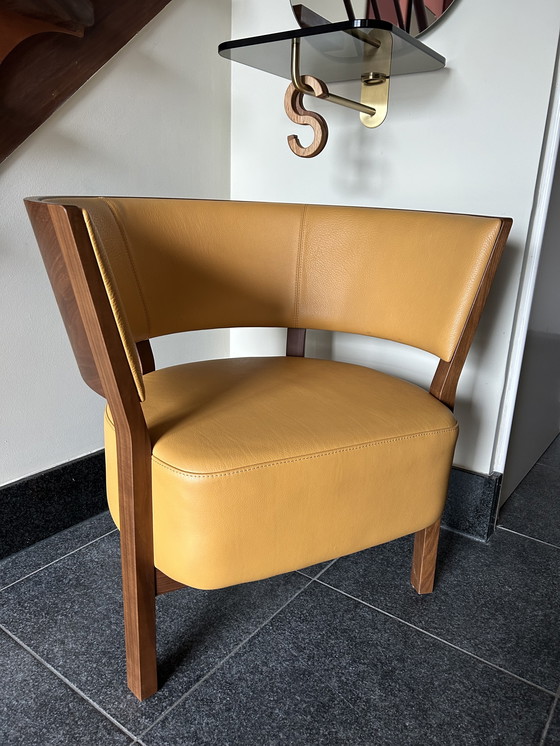 Image 1 of Compacte design loungezetel Conde House - massief walnoten & hoogwaardig leder