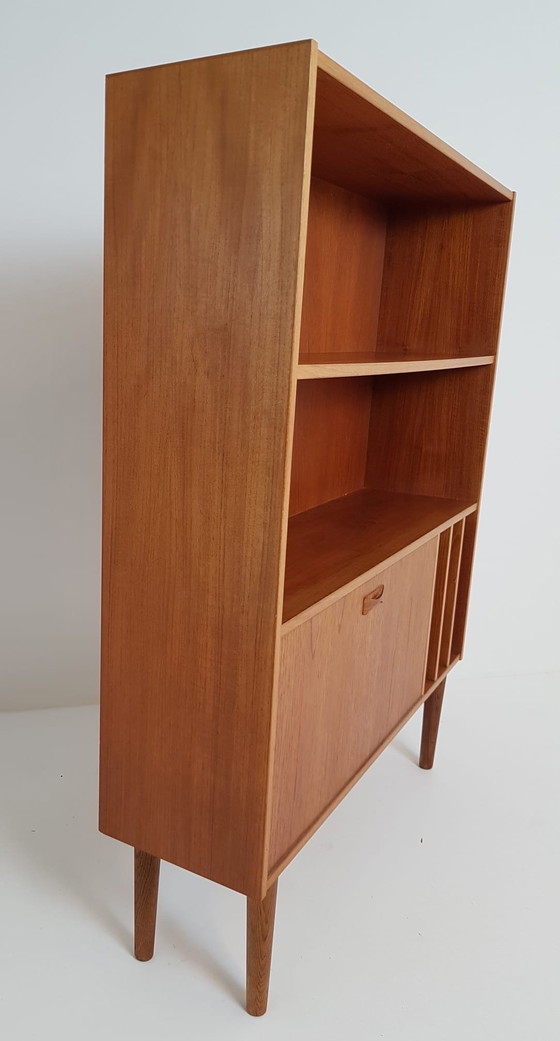 Vintage Danish wall cabinet | LP cabinet teak flap – Wood (photo 9 of 14)