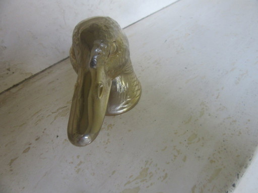 Abrebotellas de metal color oro Ducky, firmado, hecho en Francia, vintage. – tafelaccessoires (photo 2 of 9)