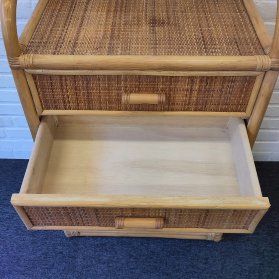 Image 1 of Bamboe rotan grenen 5 laden kastje 