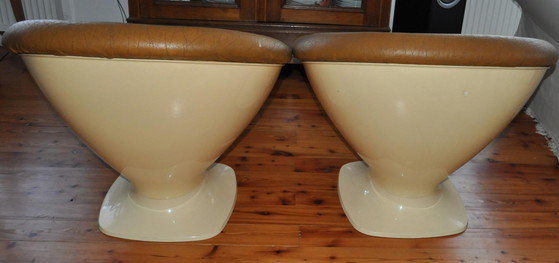 French Plastic Club Chairs by Rafael Raffel, 1970s, Set of 2, Armchairs, Brown (photo 8 of 9)