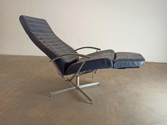 Fauteuil inclinable pivotant en cuir vintage – Leather, Metal (photo 4 of 15)