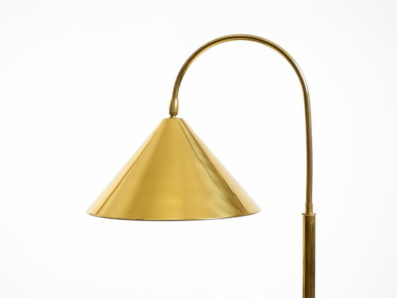 Bella, grande, originale lampada da tavolo in ottone con paralume conico, Mid-Century Modern (photo 10 of 20)