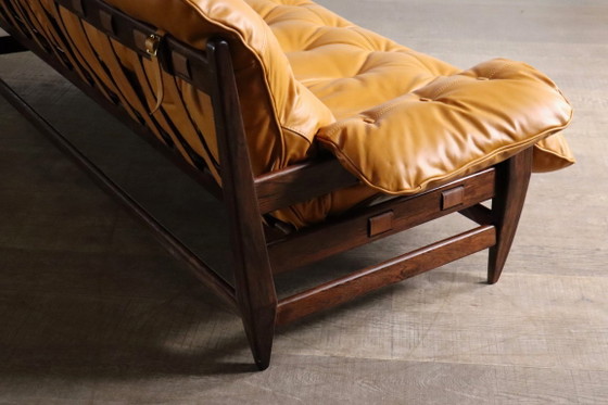 Jean Gillon Rodeio bank voor Italma Wood Art, Brazilië, 1965 – 3-5 zitsbanken, Leather, Vintage (photo 3 of 17)