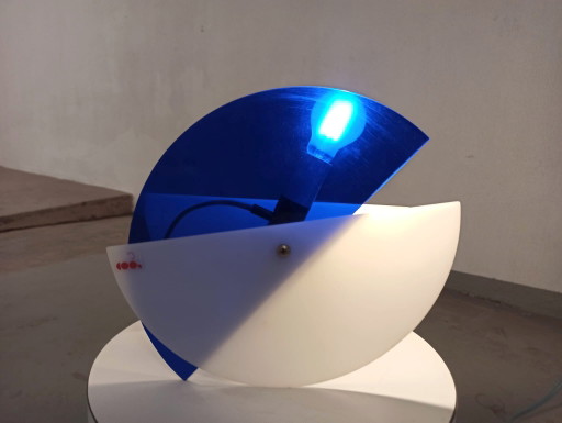 Rood Licht Memphis Milano style geometric table lamp 