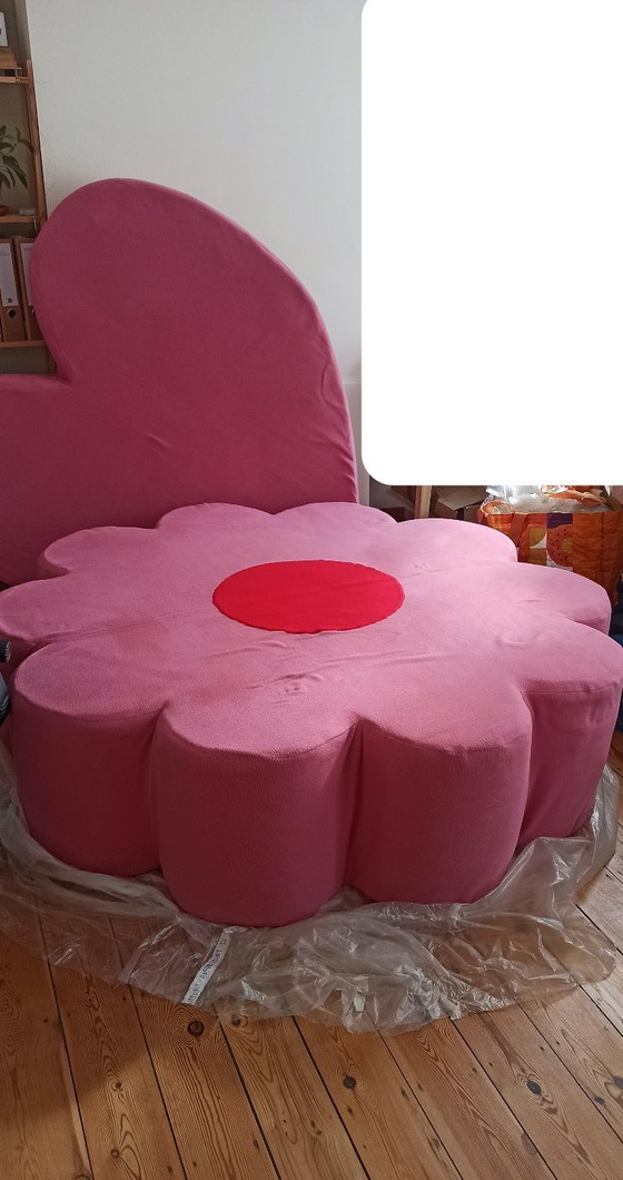 Image 1 of Bloemvormige Roze Sofa