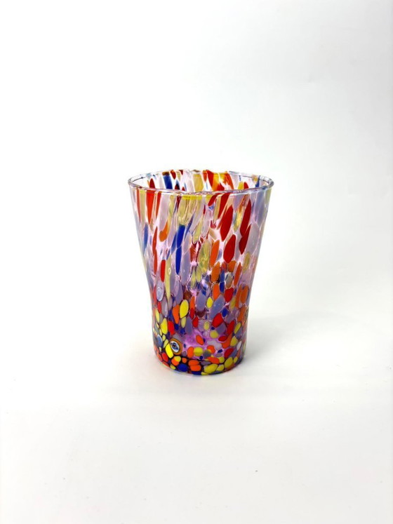 Image 1 of Set aus 6 venezianischen mundgeblasenen Gläsern mit farbigem Murano-Granulat, handgefertigt in Italien.