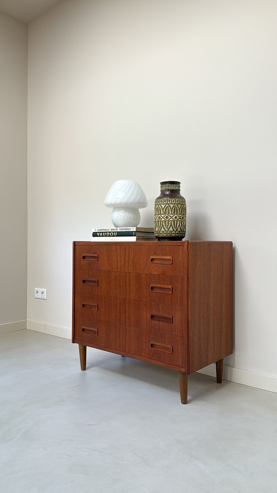 Image 1 of Commode vintage danoise en teck à 4 tiroirs