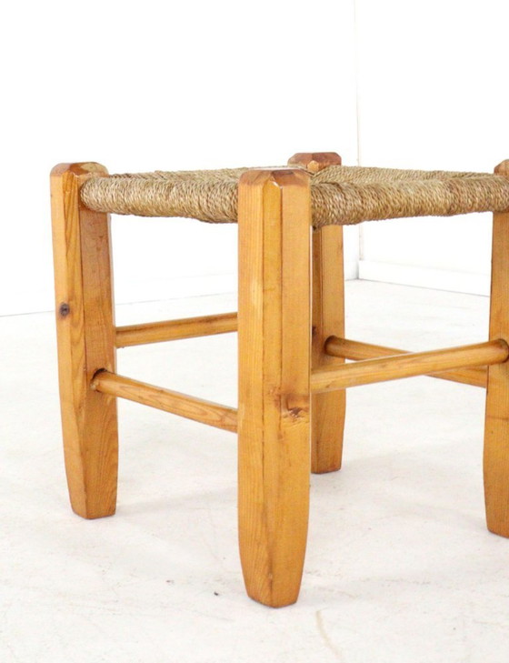 Image 1 of Tabouret/table d'appoint vintage en rotin