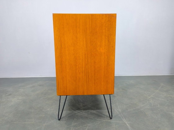 Image 1 of Dänischer Teak-Schrank aus der Mitte des 20. Jahrhunderts (1960er Jahre), Schiebetüren, Haarnadelform