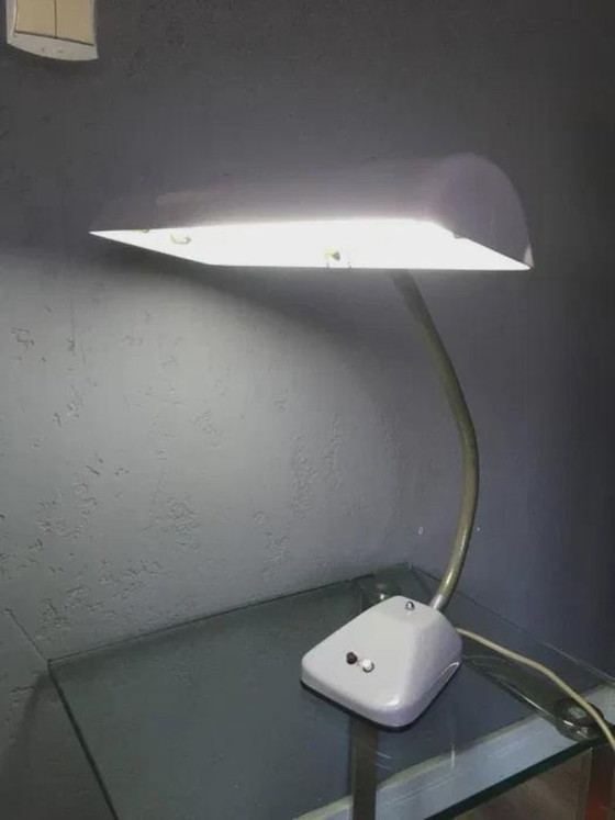 Lampada da scrivania Helo Neuburg, metallo laccato grigio chiaro, Germania, anni '60, Lampade da tavolo, 1960 (foto 2 di 8)