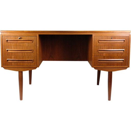 Bureau vintage danois en teck par Ap Furniture Svenstrup, années 1960