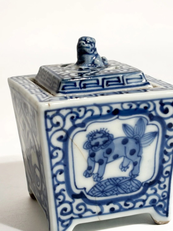 Petit potiche en porcelaine chinoise peinte à la main des années 1950 – Vases (photo 6 of 10)