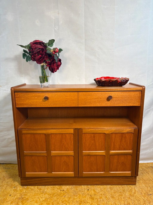 Credenza Compatta Vintage Nathan Squares Teak | Anni '60–'70 | Gamma Squares. Una favolosa Credenza Retro Mid-Century Vintage