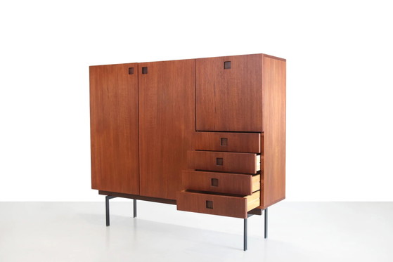 Highboard en teck Hulmefa série Propos – Armoires de rangement, Mid Century Modern (photo 3 of 8)