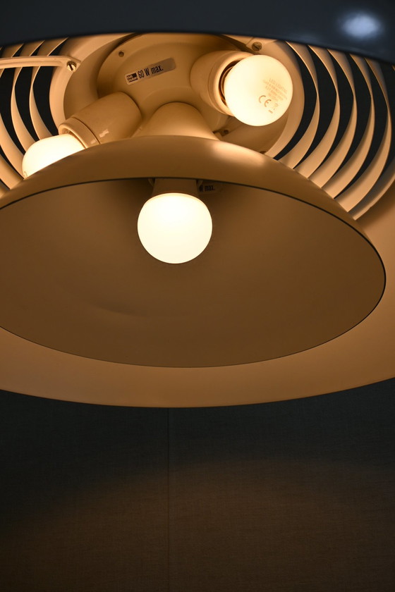 Image 1 of Lampada a sospensione vintage "Royal" Arne Jacobsen per Louis Poulsen