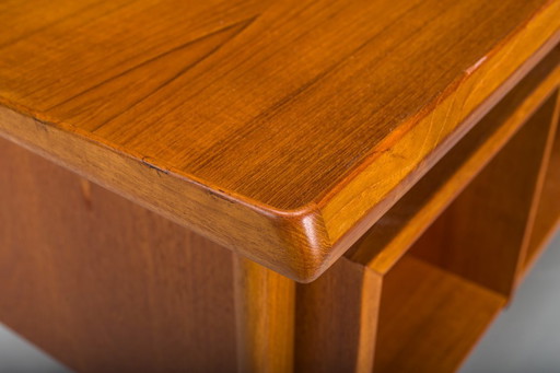  Dänischer Teakholz-Schreibtisch von Peter Lovig Nielsen für Hedensted Mobelfabrik, 1974
