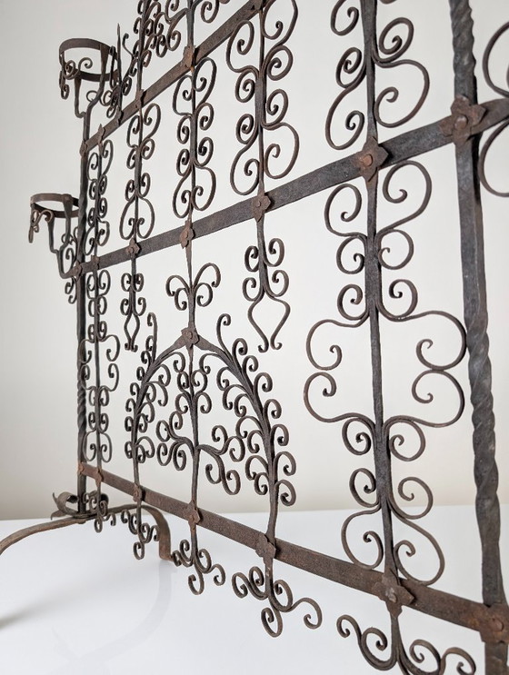 Image 1 of Candelabro de hierro forjado para chimenea, estilo español, Artes y Oficios, década de 1880