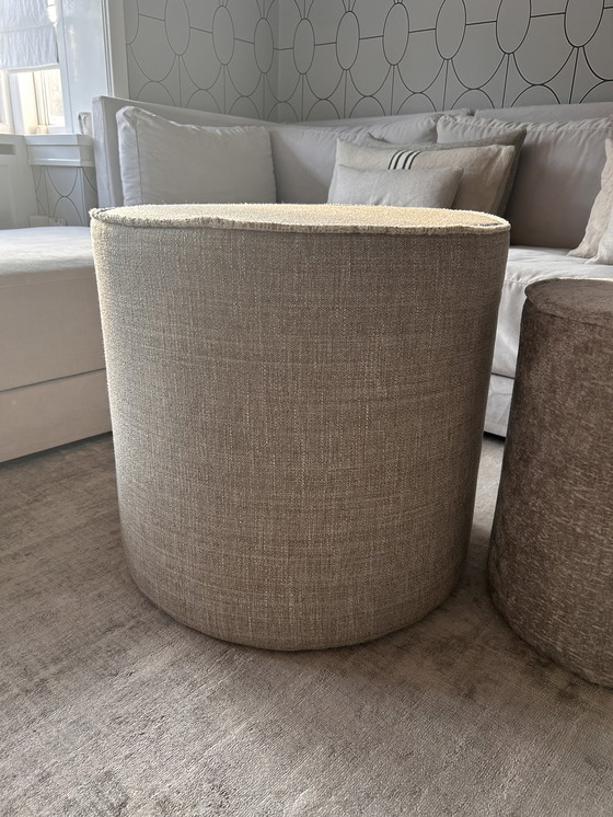 Image 1 of Mesa-puf hecha a mano NUEVA cubierta con hermosa tela