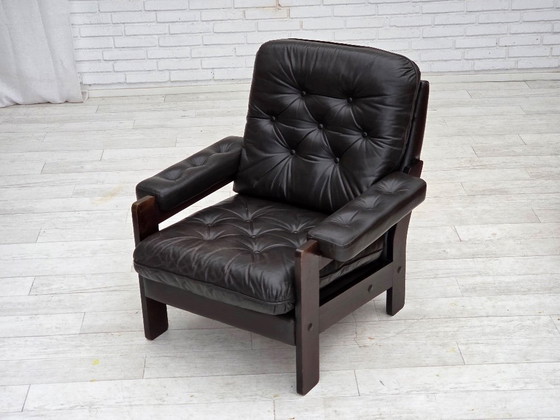 Image 1 of Deense fauteuil uit de jaren 70, bruin meubelleer, eikenhout.