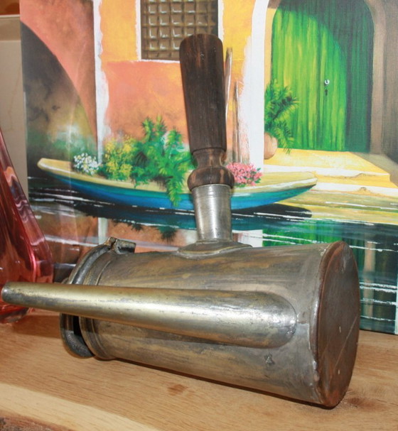 Image 1 of Antieke metalen kan/koffiepot met houten handvat – vintage decor