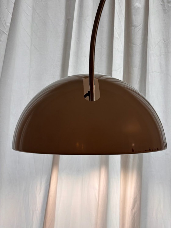 Image 1 of Lampada da terra Coupé Ad Arco Joe Colombo per Oluce, design vintage in cromo bianco
