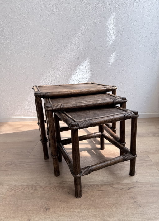 Ensemble de tables gigognes vintage en rotin Manou / Mime (années 1970)