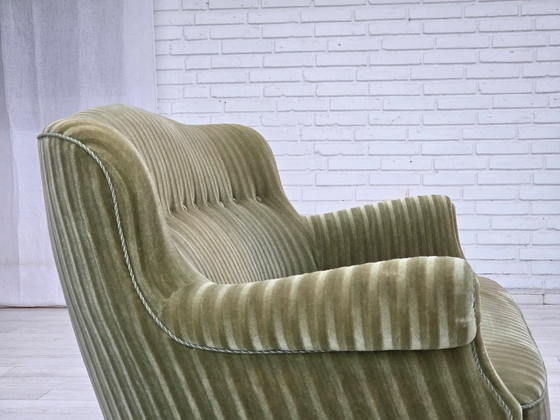 Image 1 of Jaren 60, Deense 2-zitsbank, origineel meubelvelours, beukenhout.